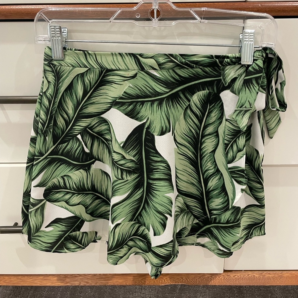 Show Me Your Mumu Palm Leaf Skort, XS EUC